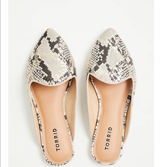 torrid Shoes - Nwt Torrid size 10W Snakeskin print mule loafers